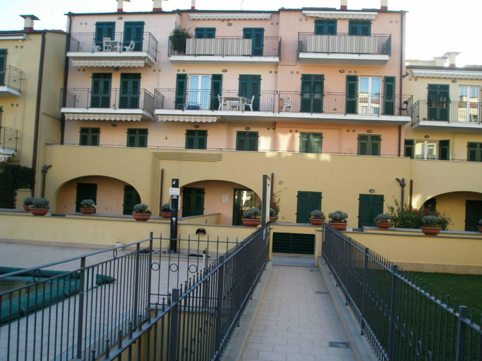 Appartamento Vista mare con Piscina Cala di Sole, Imperia