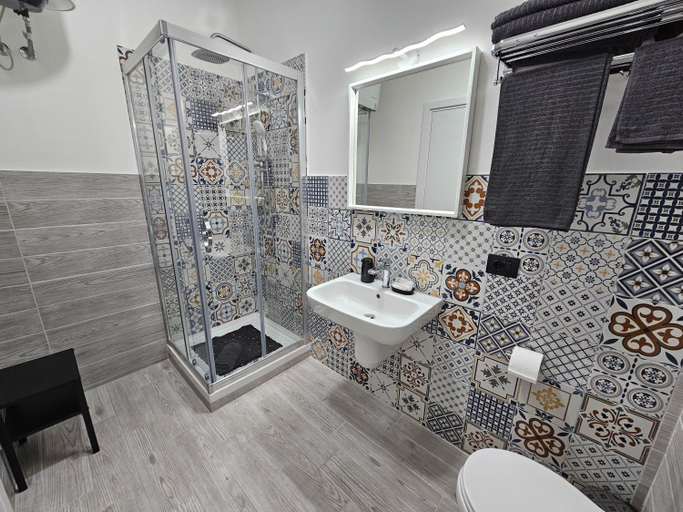 Bathroom 2, FronteMare, Agrigento