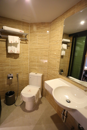 Bathroom 5, Ratchada Boutique Hotel, Din Dang