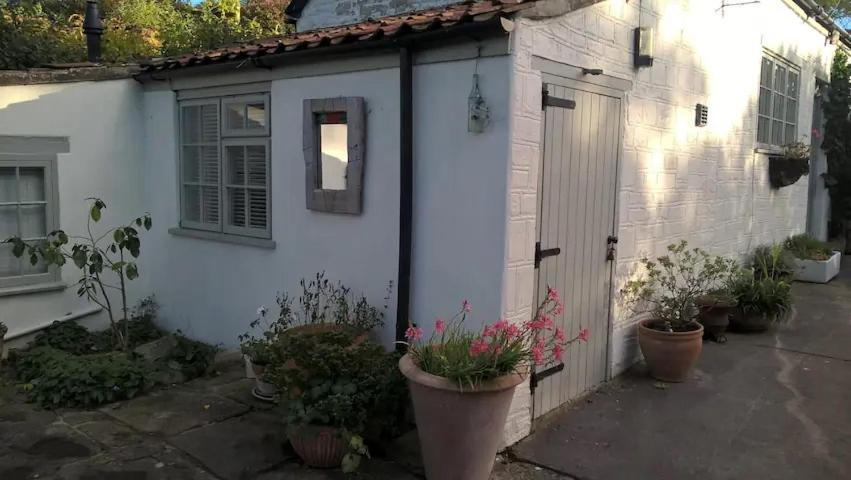 Others 3, The Garden Room, Somerset