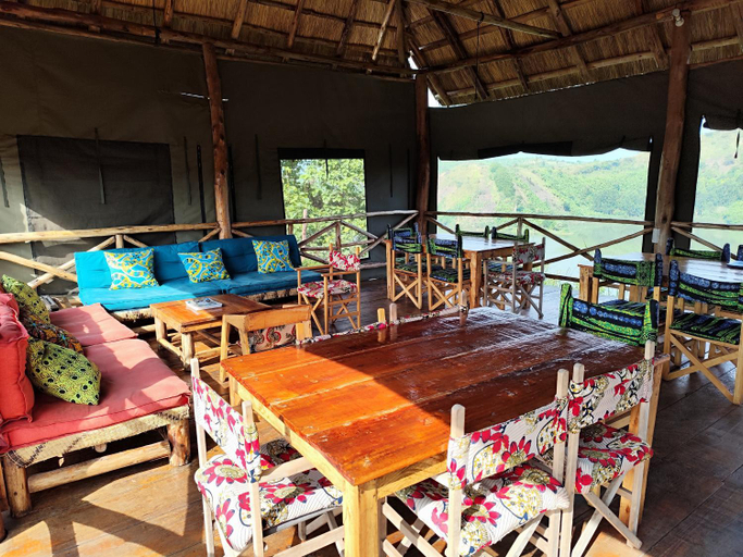 Others 5, Mwamba Kelele Lodge, Burahya