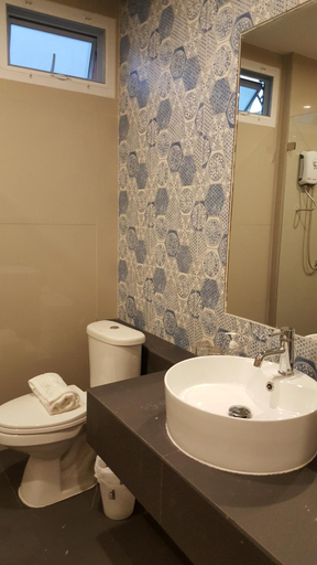 Bathroom 4, Narinfha Resort, Kaeng Krachan