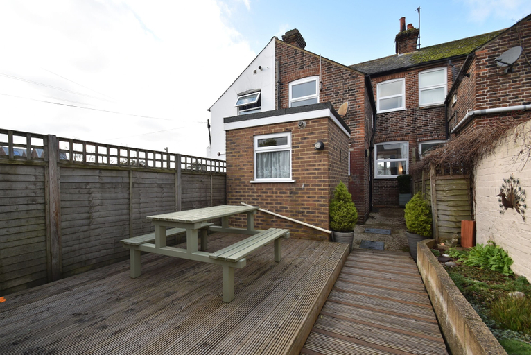 Exterior & Views 2, Tilling View, East Sussex