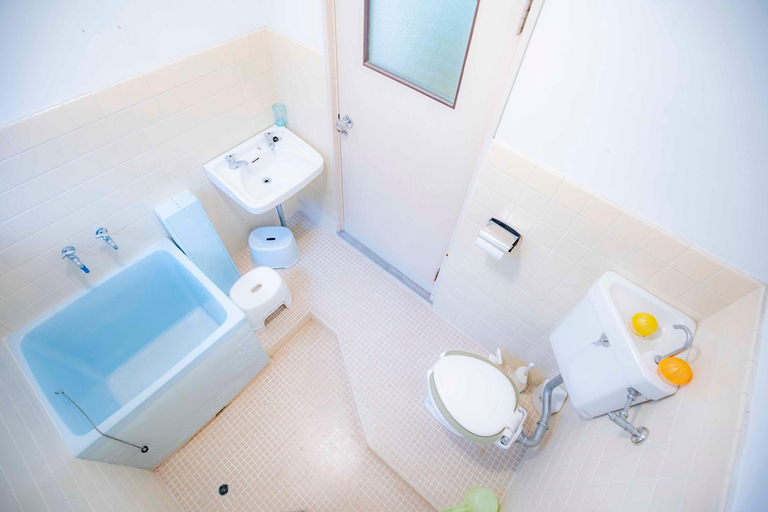 Bathroom, Guesthouse Papaya, Shimoda