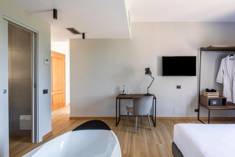 Bedroom 12