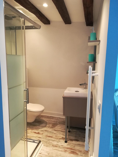 Bathroom 12