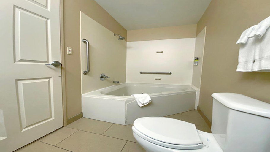 Bathroom 10