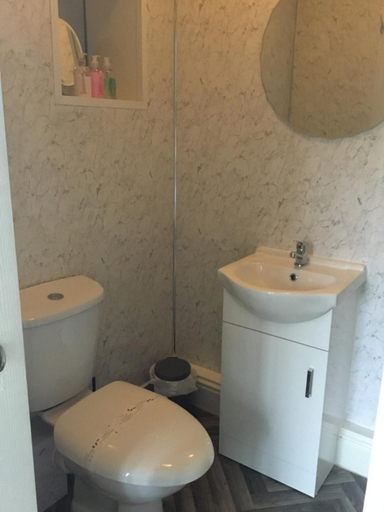 Bathroom 1, Babbling Brook Guesthouse, Cumbria