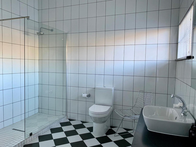 Bathroom 5, Le Must Residence, Siyanda