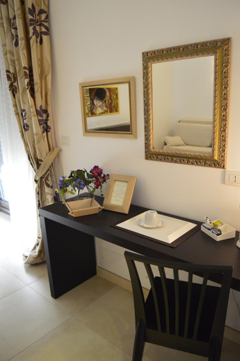 Others 5, Olo Kalo Locanda, Lecce