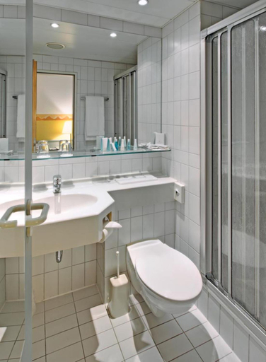 Bathroom 4, Wyndham Garden Düsseldorf Mettmann, Mettmann