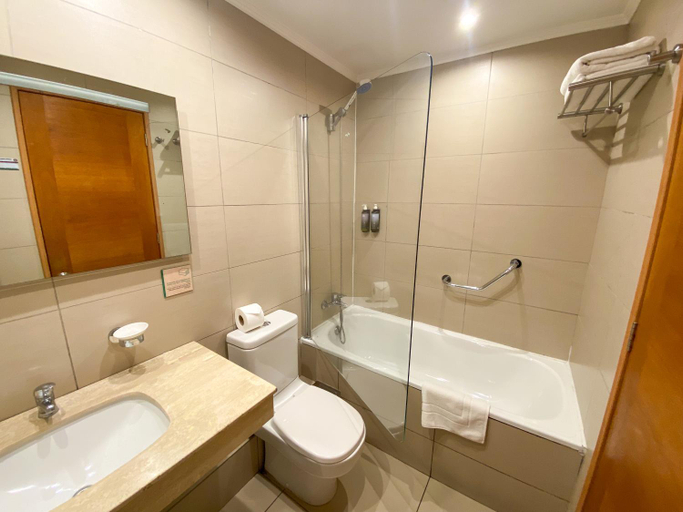 Bathroom 4, Hotel Terrano Concepcion, Concepción