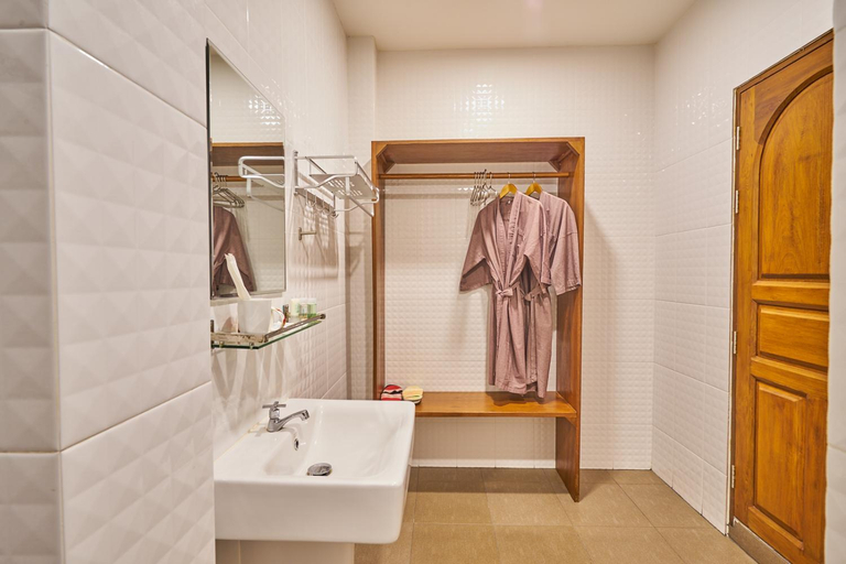 Bathroom 4, Mina Garden Villa Resort, Muang Chiang Mai