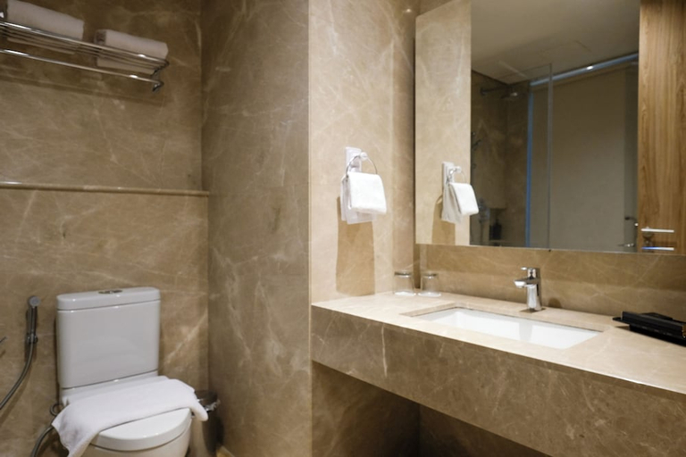 Bathroom 4, Hotel Azana Suites Hotel Antasari, South Jakarta