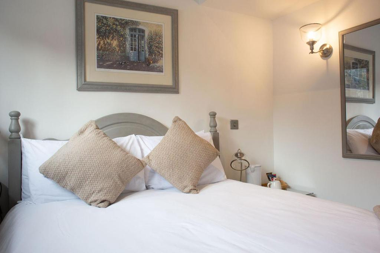 Bedroom 2, The Black Horse Inn, Calderdale