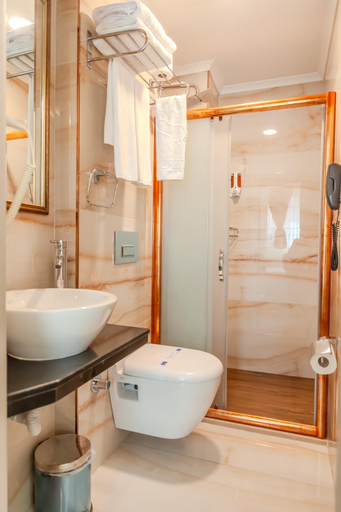 Bathroom 5, City Hall Hotel, Fatih