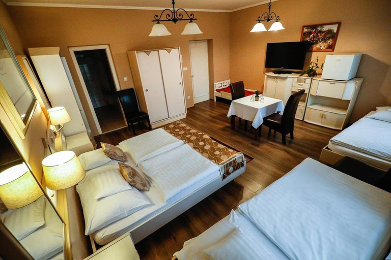 Bedroom 3, Gozmalom Etterem es Panzio, Körmend