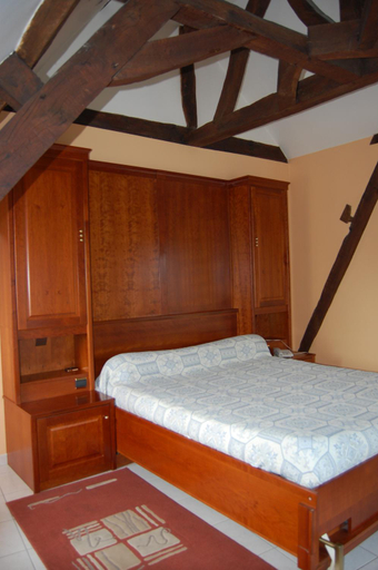 Others 4, Appart'hotel La Suze sur Sarthe, Sarthe