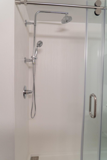 Bathroom 19