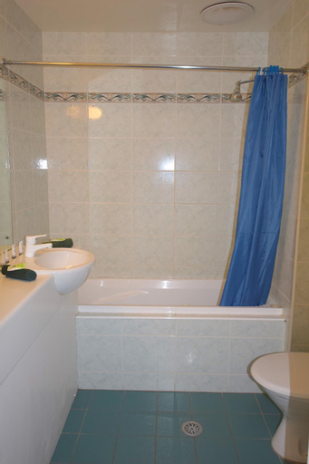 Bathroom 11