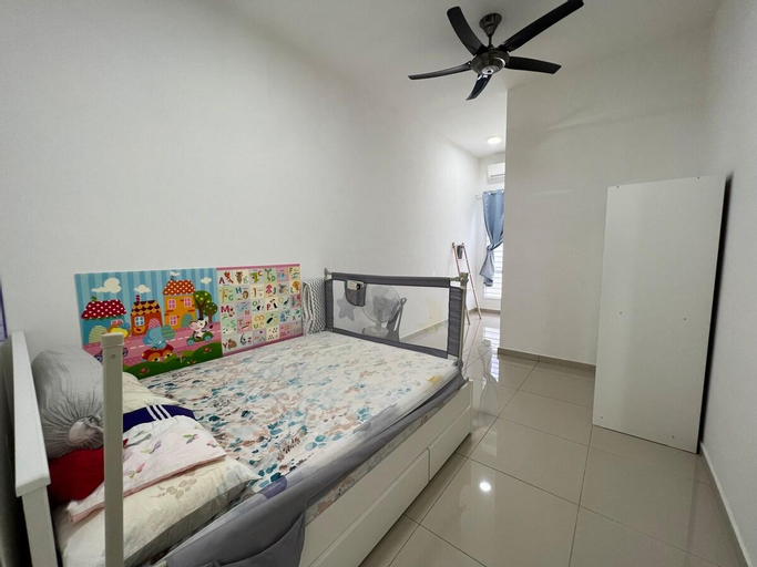 Bedroom 2, Homestay in Sendayan, Seremban