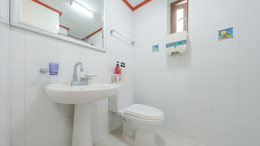 Bathroom 4, Taean Norabureo Pet Pension, Taean