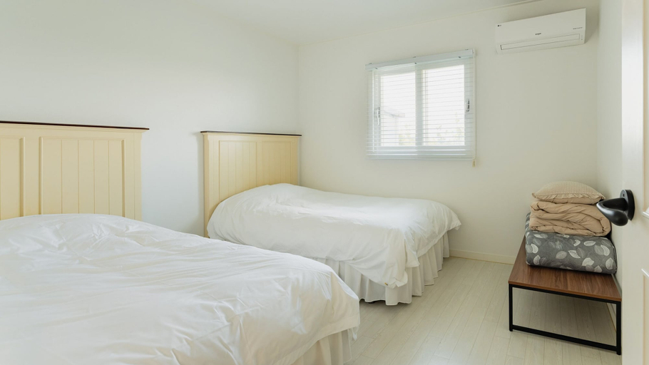 Bedroom 2, Jeju Pureunbada Pet Dokchae Pension, Jeju