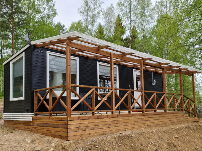 Exterior 9