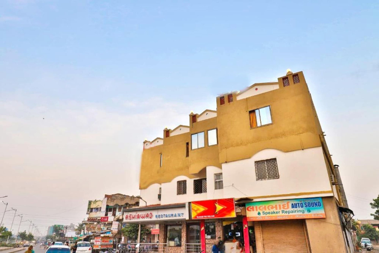 Goroomgo Silver Palace Ahemadabad, Ahmadabad