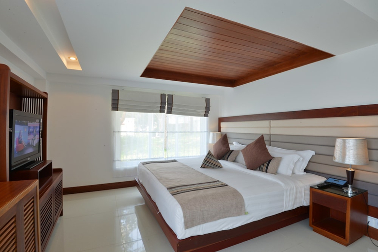 Bedroom 3, Independence Hotel by Dara, Sihanoukville