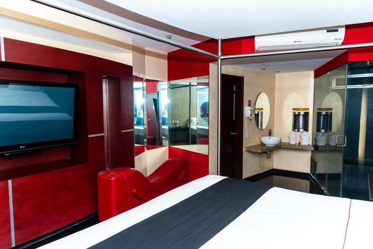Bedroom 5, DLUXE Auto Hotel ADULTS ONLY, Medellín