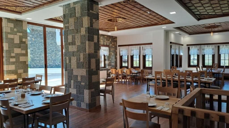 Food & Drinks 4, Pupa Winery Serene Stay, Beratit