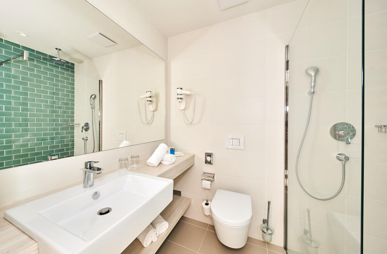 Bathroom 5, Hotel Sipar Plava Laguna, Umag