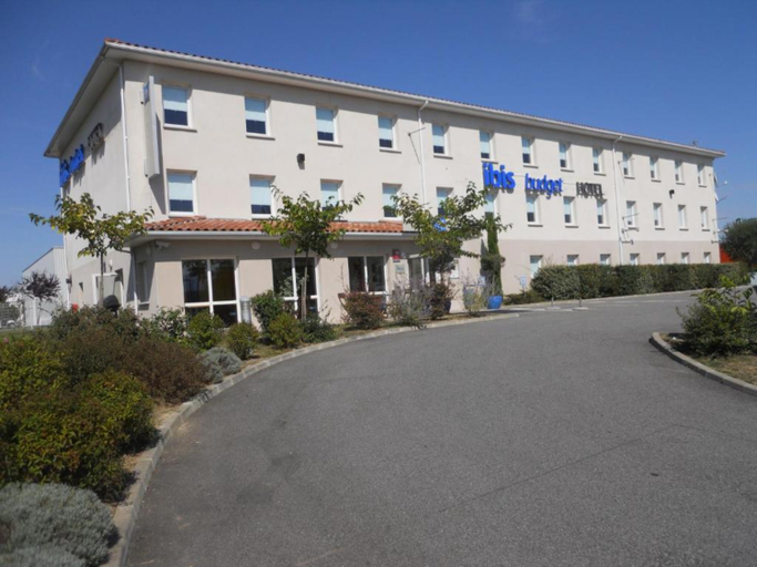 Exterior & Views 2, ibis budget Saint Gaudens, Haute-Garonne