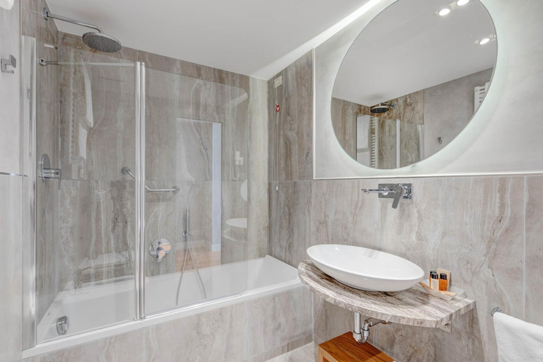 Bathroom 15