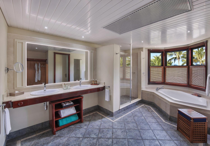 Bathroom 5, Dinarobin Beachcomber Golf Resort & Spa, Black River
