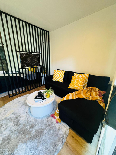 Others 3, Stylish tiny home in Melton west, Melton Bal