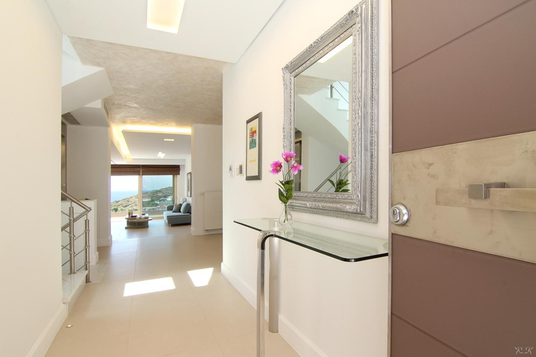 Others 5, Villa Nelmar, Attica