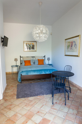Others 4, B&B Bellini, Catania