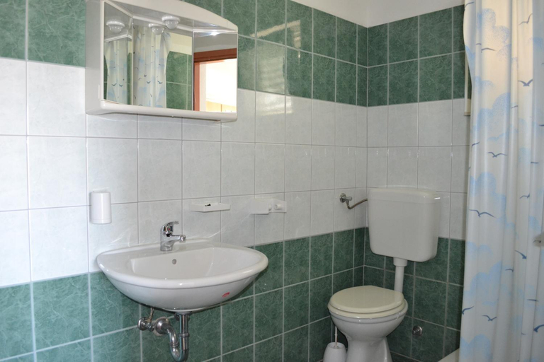 Bathroom 2, APARTMANI MARTIN, Novigrad
