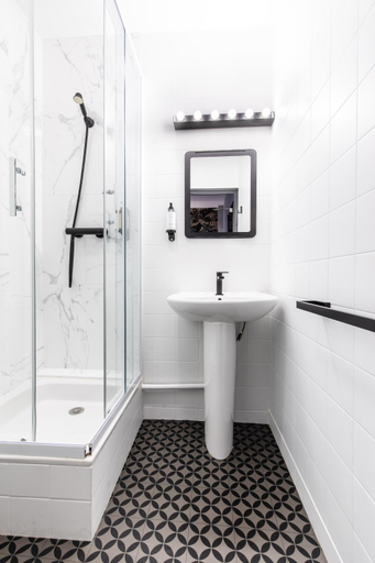 Bathroom 4, Hotel Lanjuinais, Ille-et-Vilaine