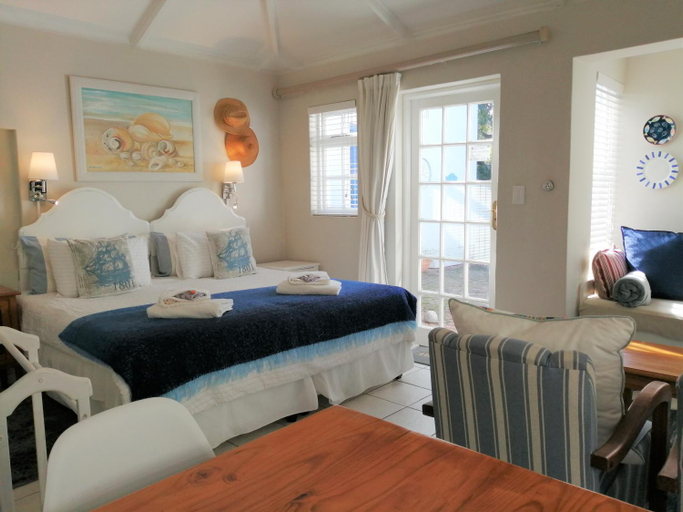 Bedroom 2, Eastbury Cottage, Overberg