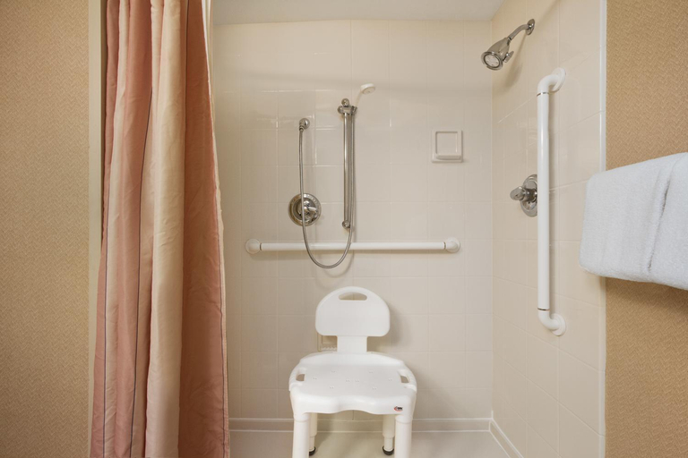 Bathroom 4, Baymont by Wyndham Columbia Northwest, Lexington