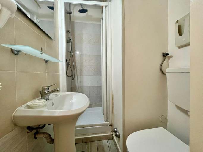 Bathroom 4