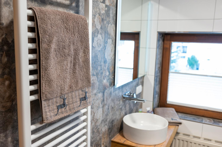 Bathroom 2, Wohn-Leben Altenmarkt Apartments, Sankt Johann im Pongau
