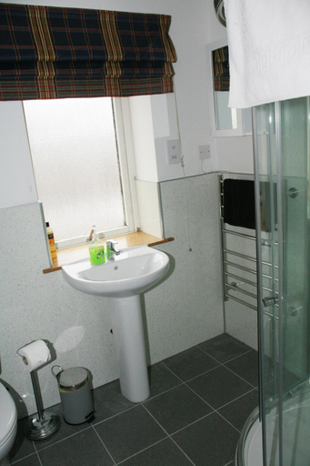 Bathroom 3, Glenlochy Nevis Bridge Apartments, Highland