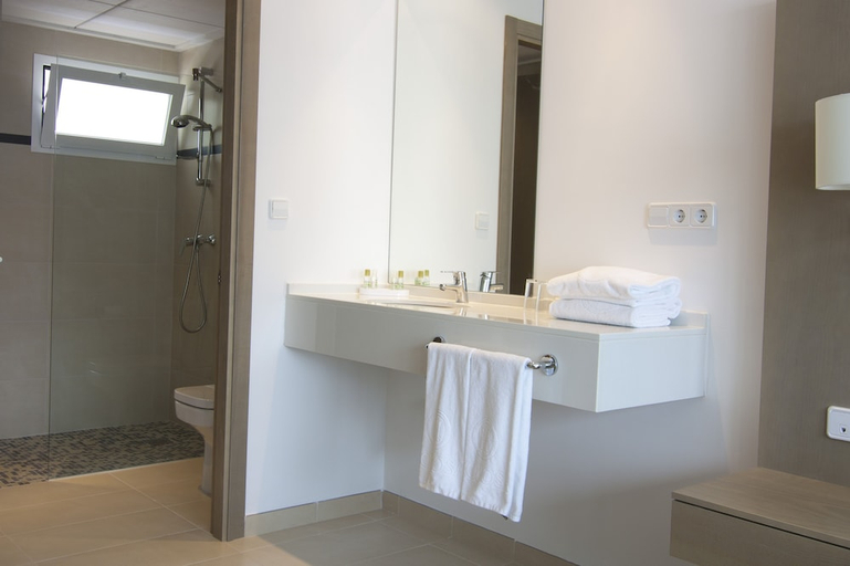 Bathroom 5, Hoposa Montelin, Baleares