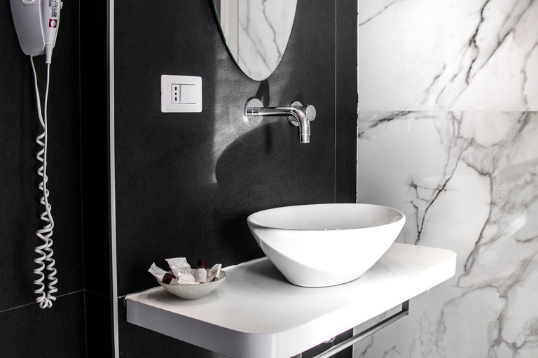 Others 5, Aurora Luxury Rooms, Napoli