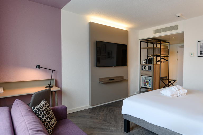 Bedroom 24