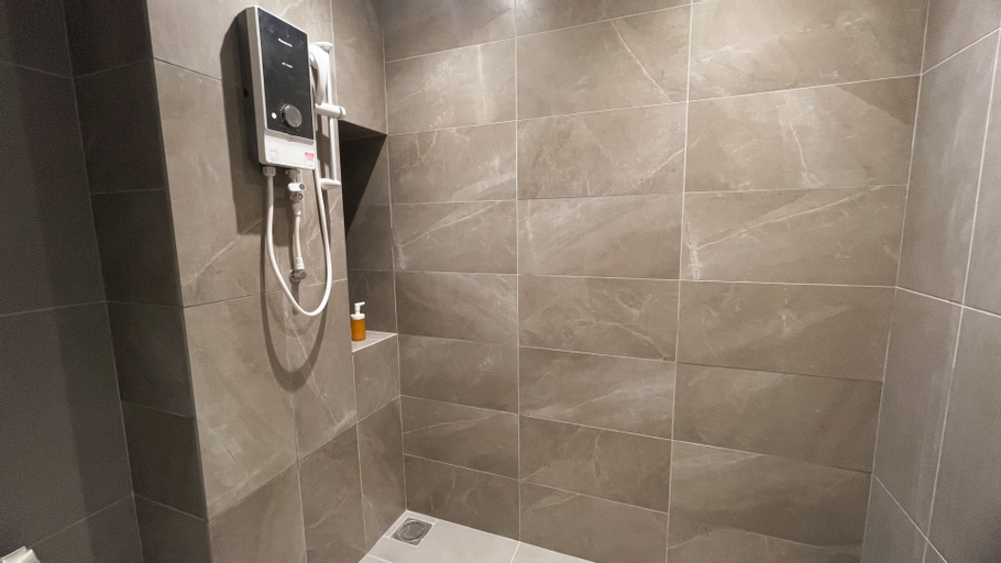 Bathroom 27
